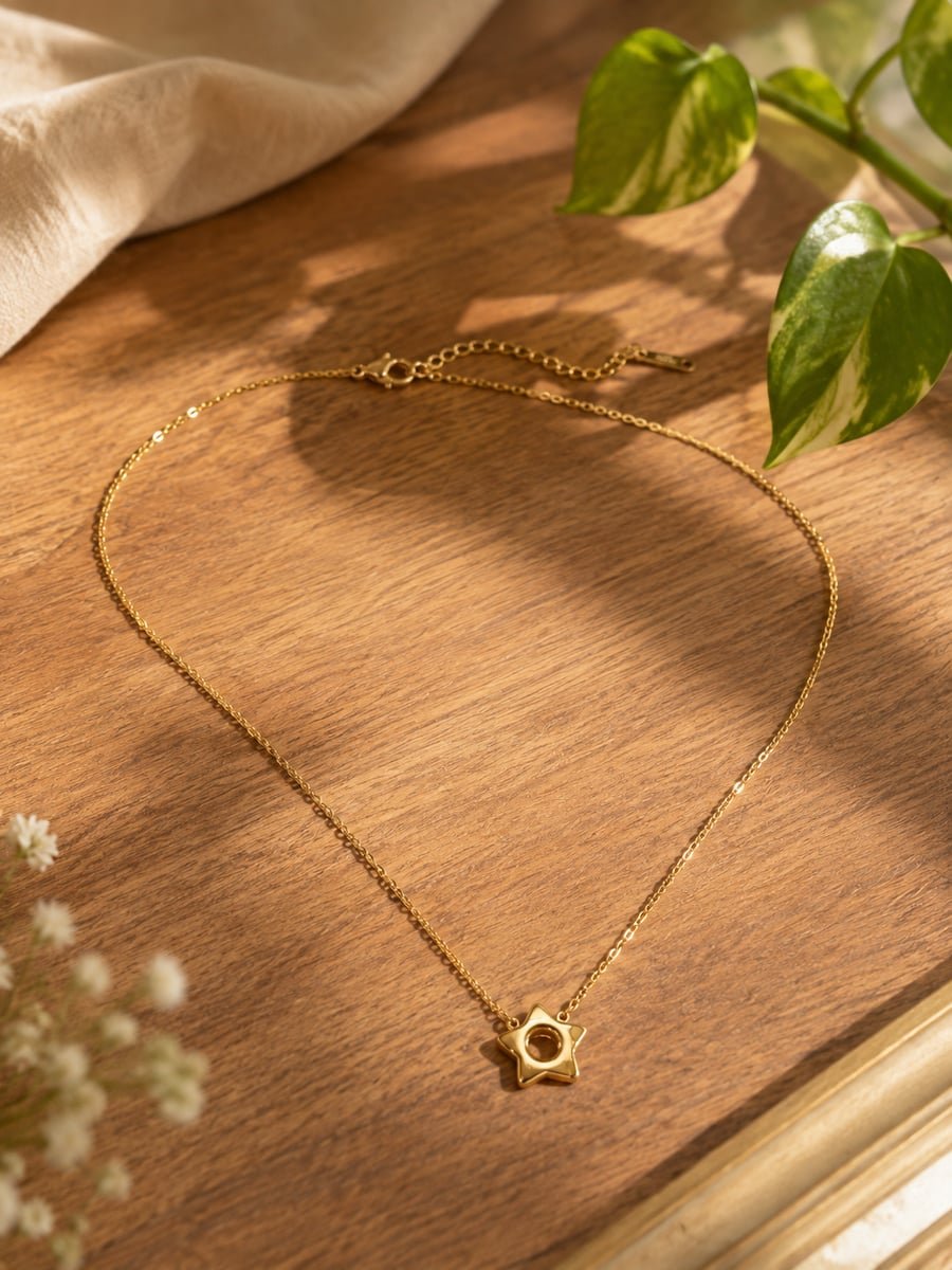 Open Star Pendant Necklace – 18K Gold Plated - view 4